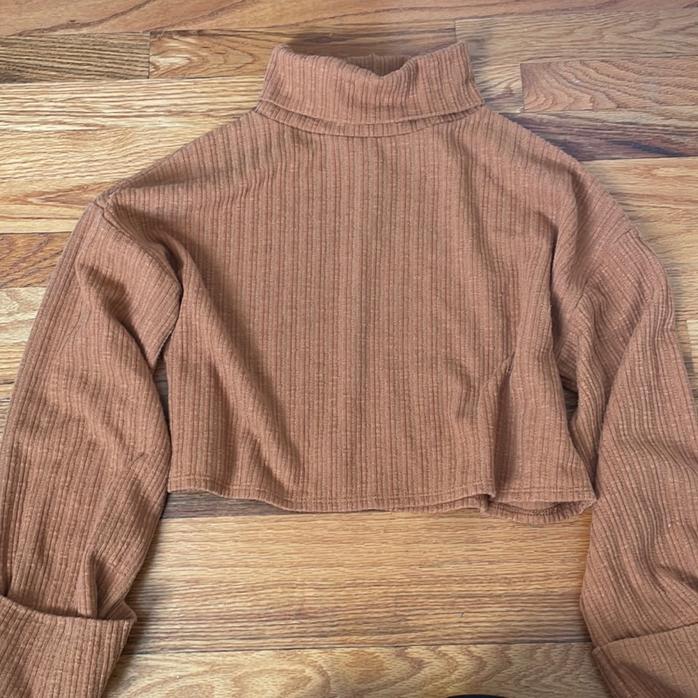 Orange cropped turtleneck